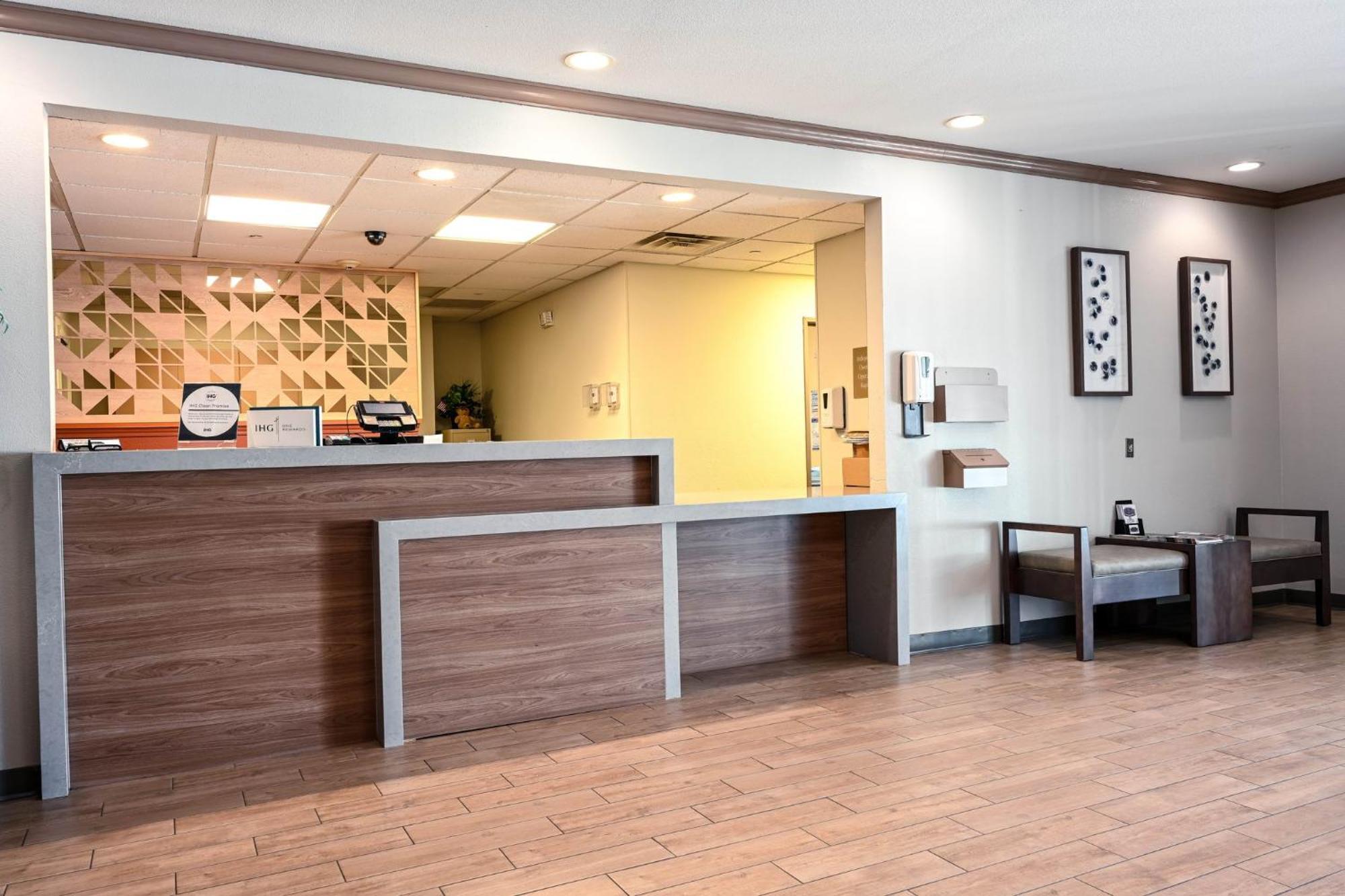 Candlewood Suites Champaign-Urbana University Area By Ihg מראה חיצוני תמונה