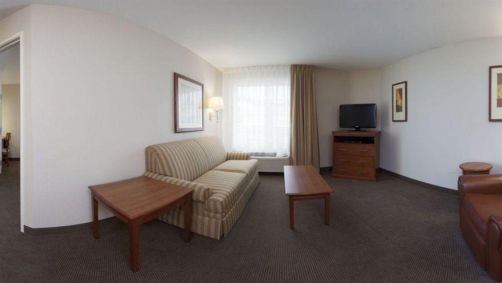 Candlewood Suites Champaign-Urbana University Area By Ihg מראה חיצוני תמונה